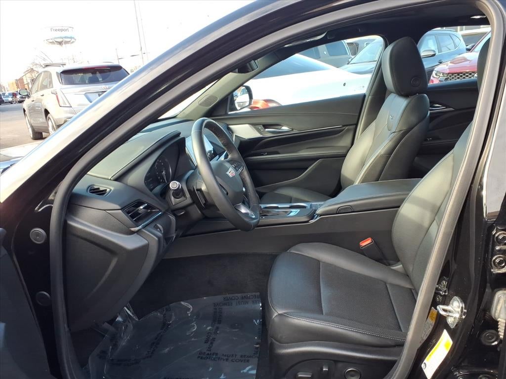 2023 Cadillac CT4 Premium Luxury