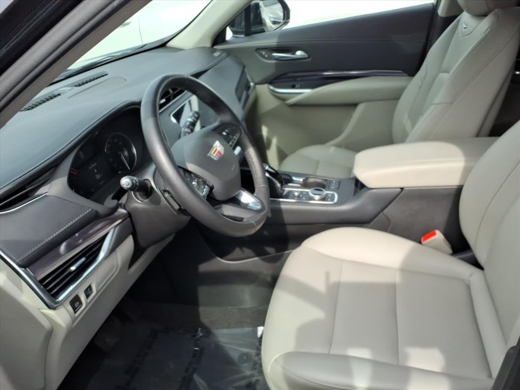 2023 Cadillac XT4 Luxury