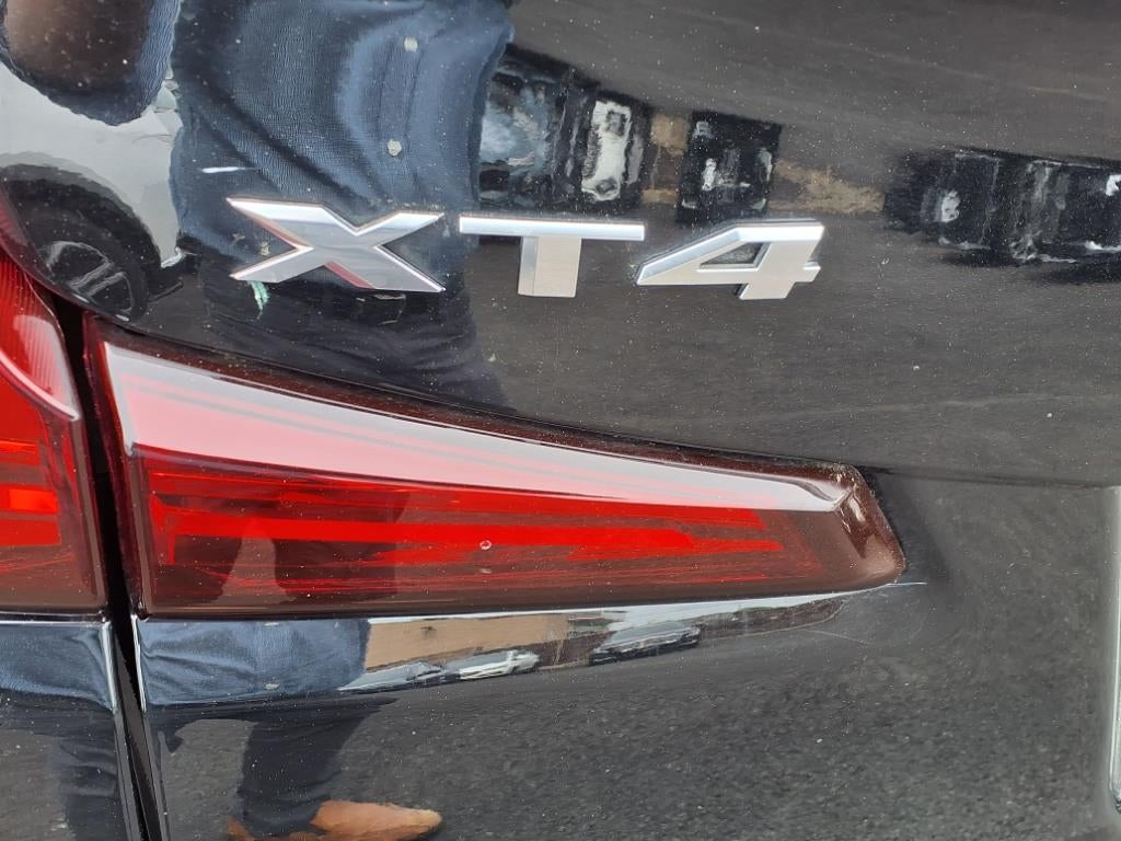 2022 Cadillac XT4 Luxury
