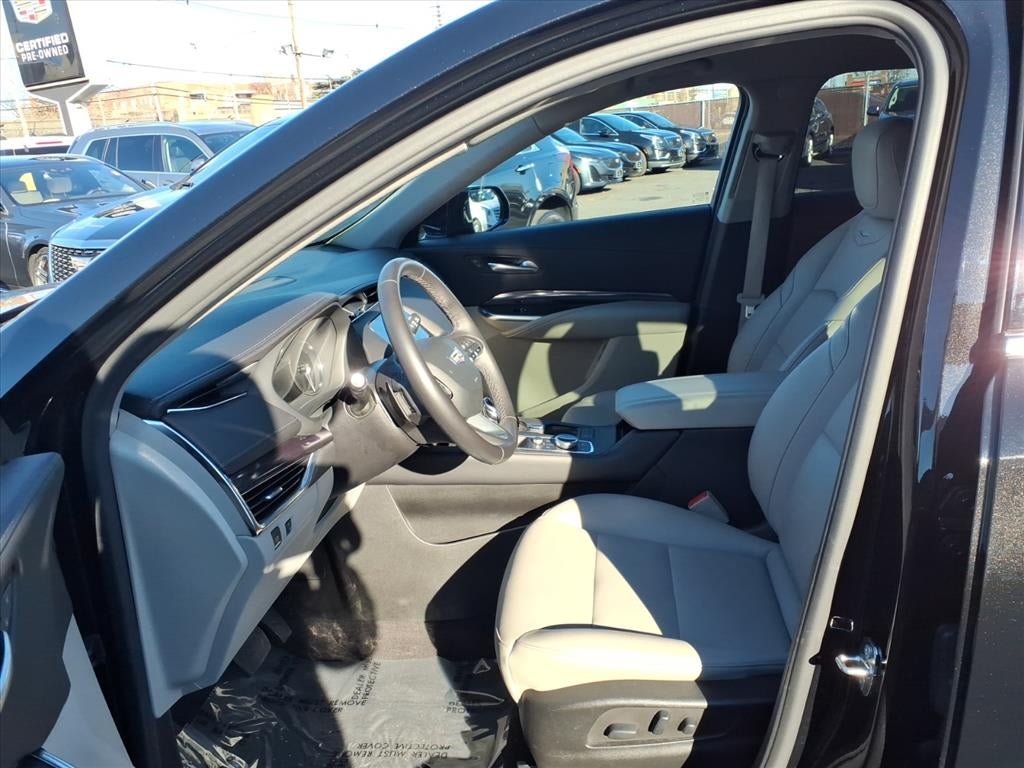 2023 Cadillac XT4 Luxury