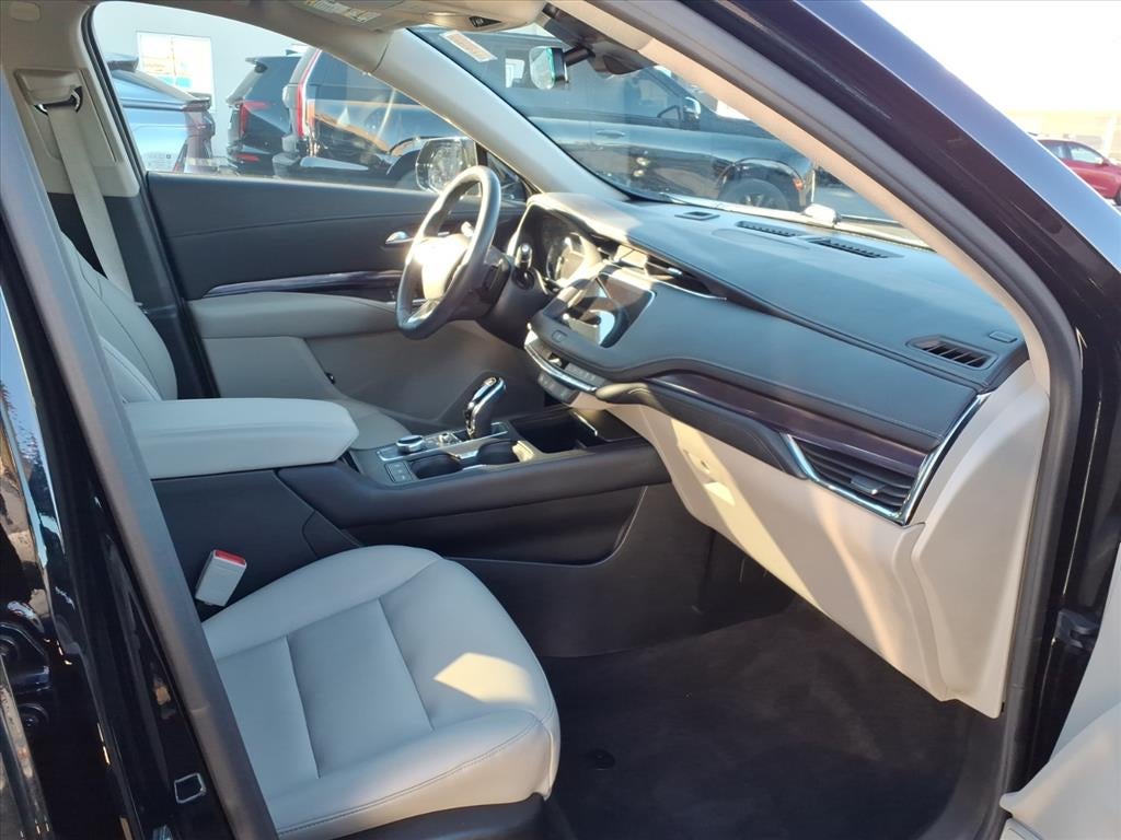 2023 Cadillac XT4 Luxury