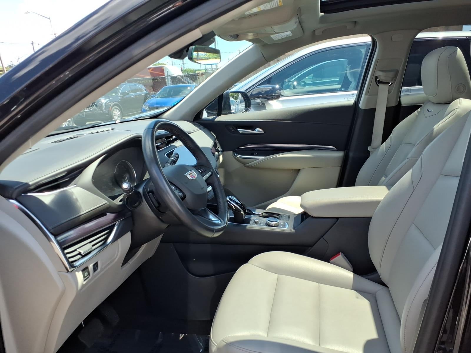 2023 Cadillac XT4 Luxury