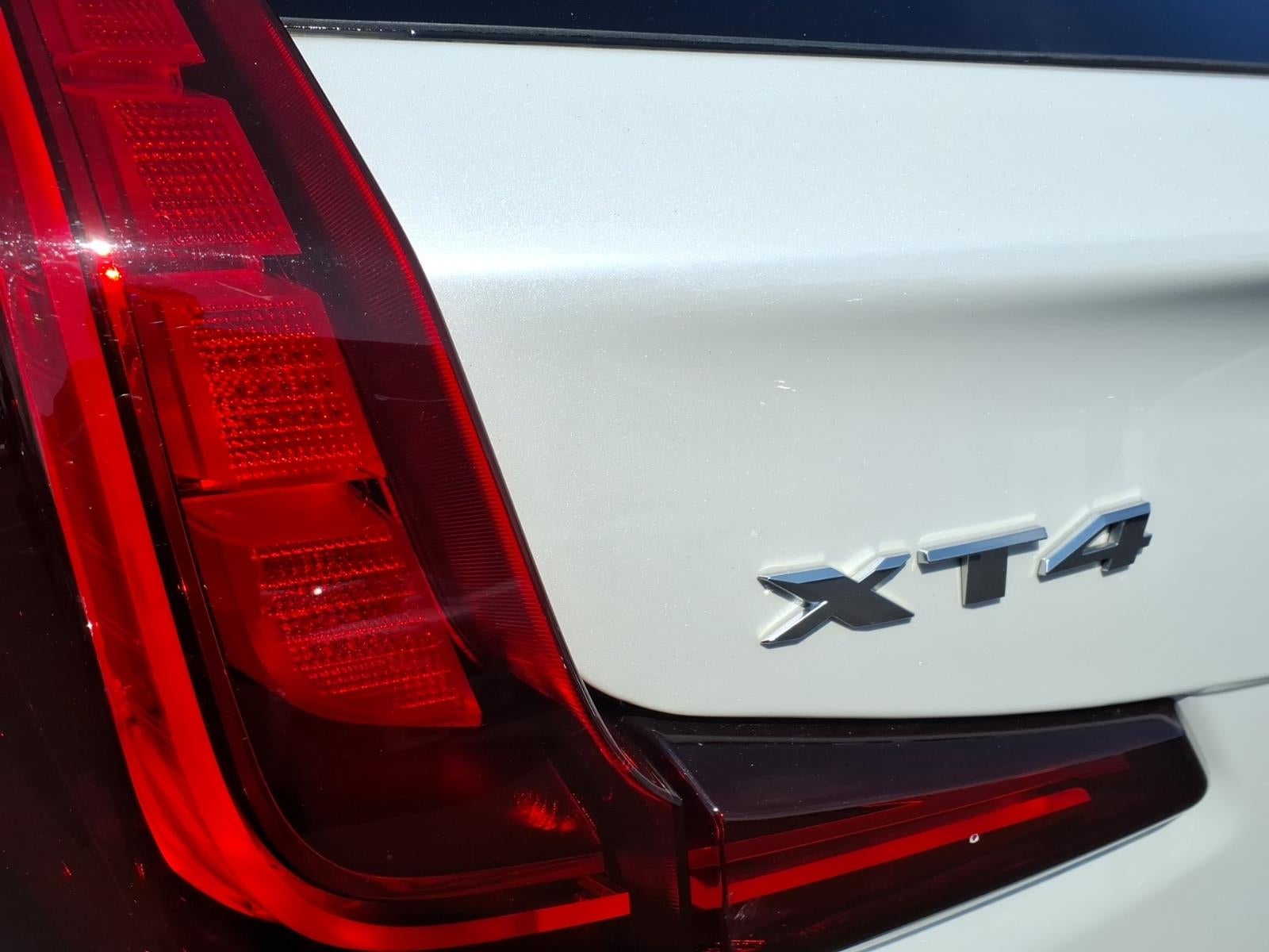 2023 Cadillac XT4 Premium Luxury