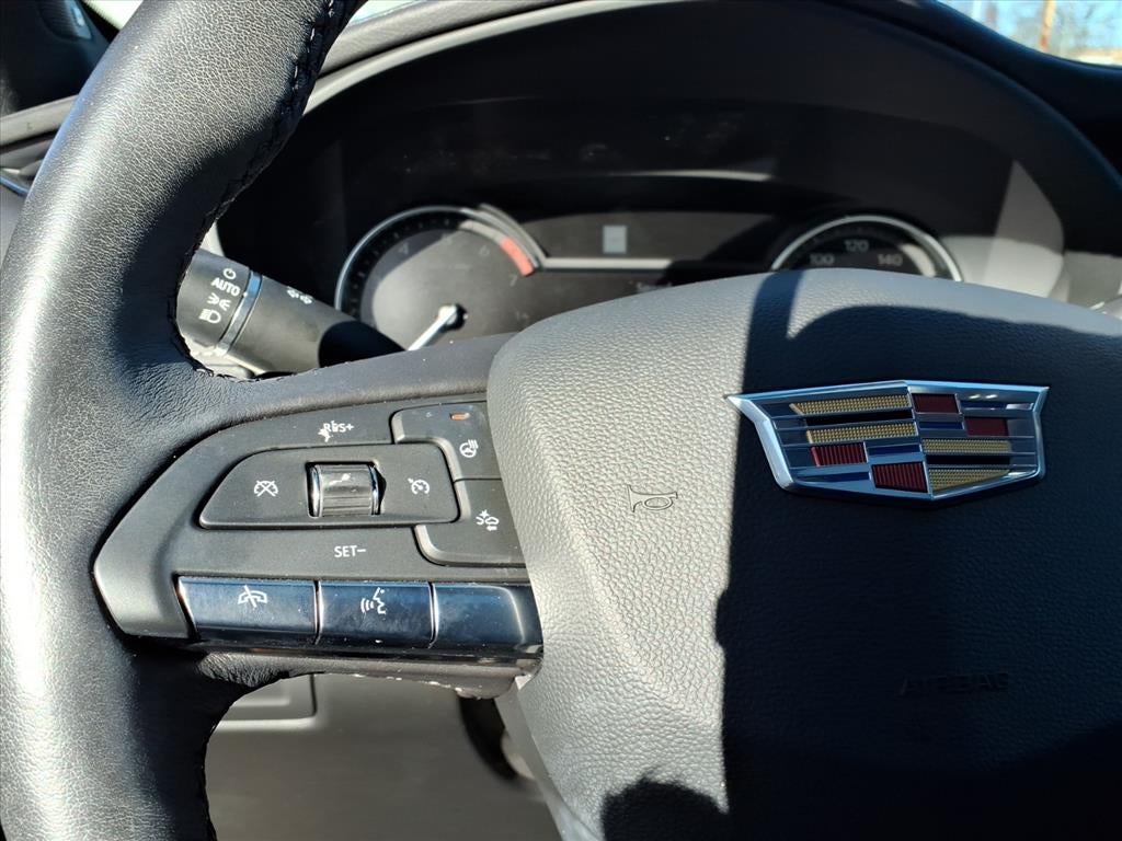 2023 Cadillac XT4 Premium Luxury