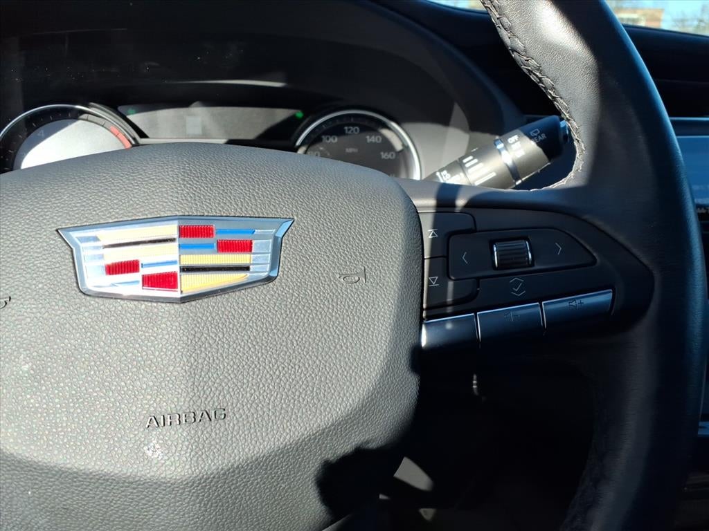 2023 Cadillac XT4 Premium Luxury