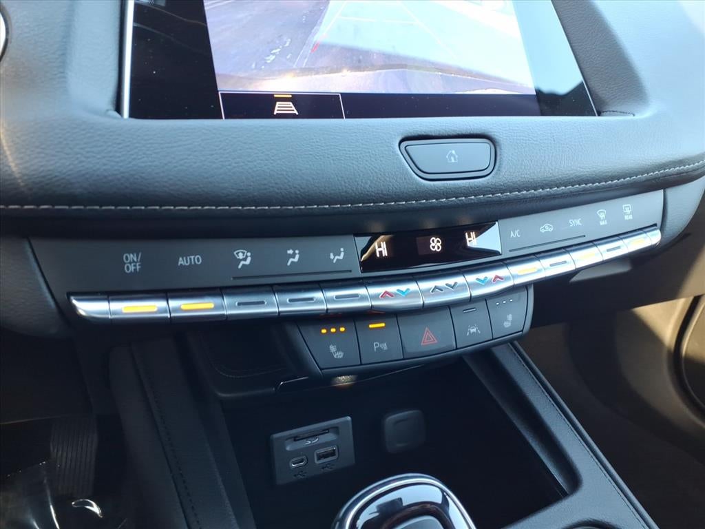 2023 Cadillac XT4 Premium Luxury