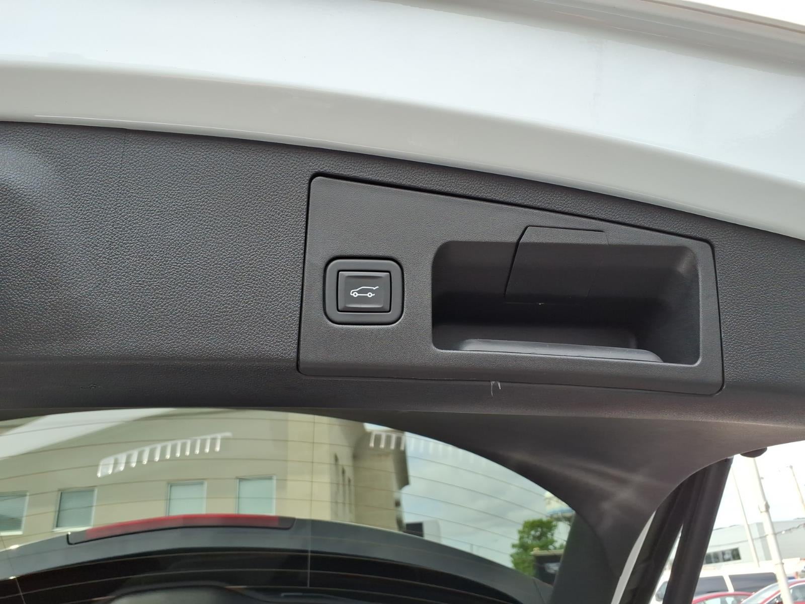 2023 Cadillac XT4 AWD Premium Luxury