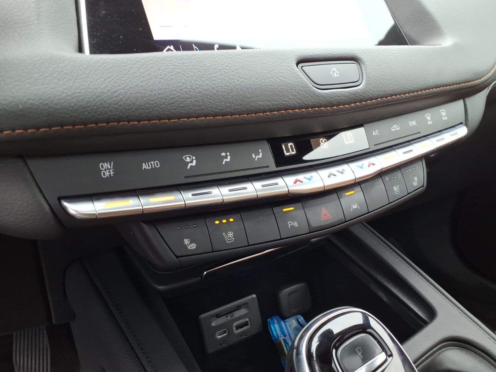 2023 Cadillac XT4 Premium Luxury