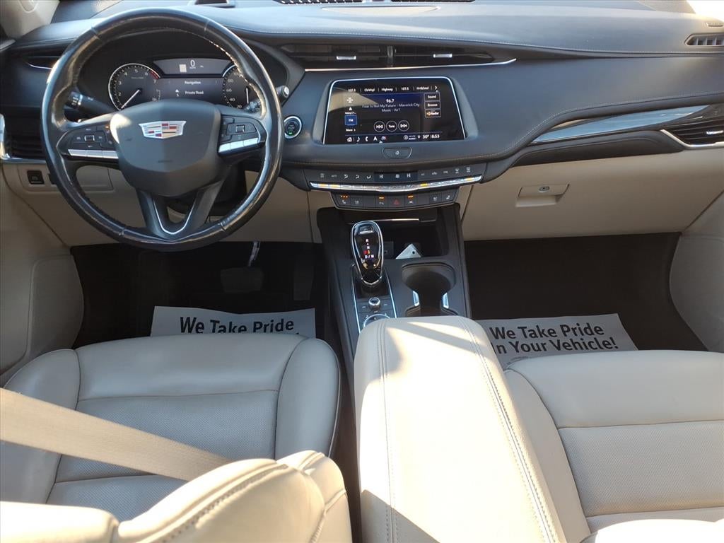 2023 Cadillac XT4 Premium Luxury