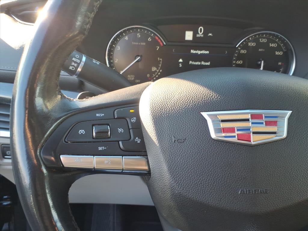 2023 Cadillac XT4 Premium Luxury