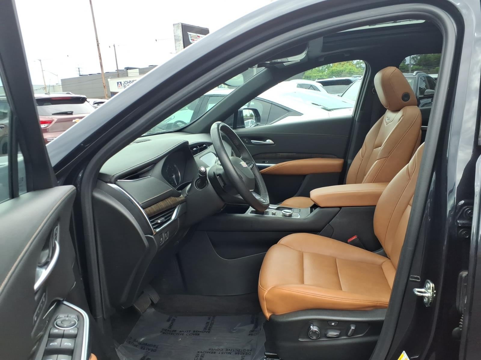 2023 Cadillac XT4 Premium Luxury