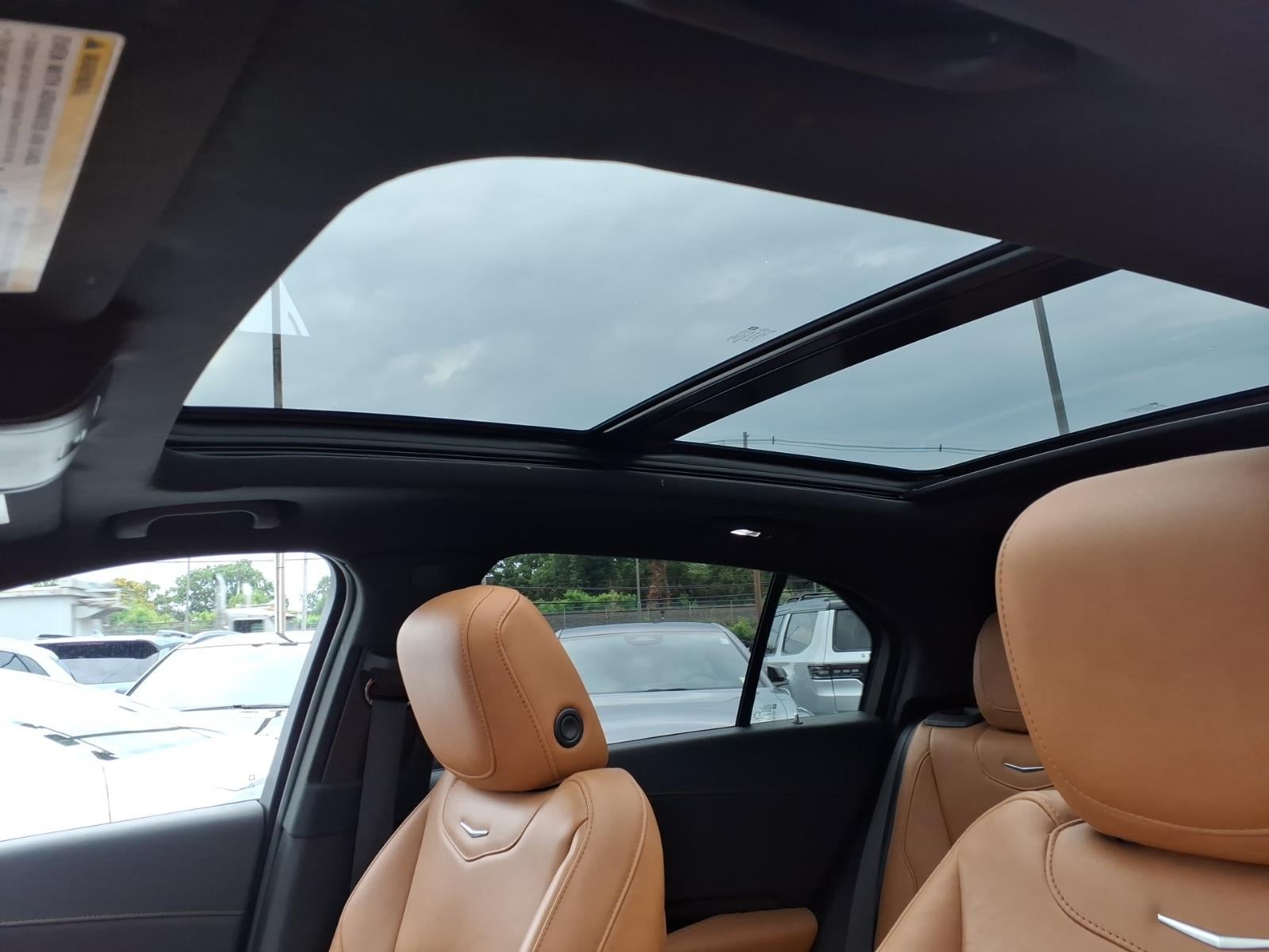 2023 Cadillac XT4 Premium Luxury