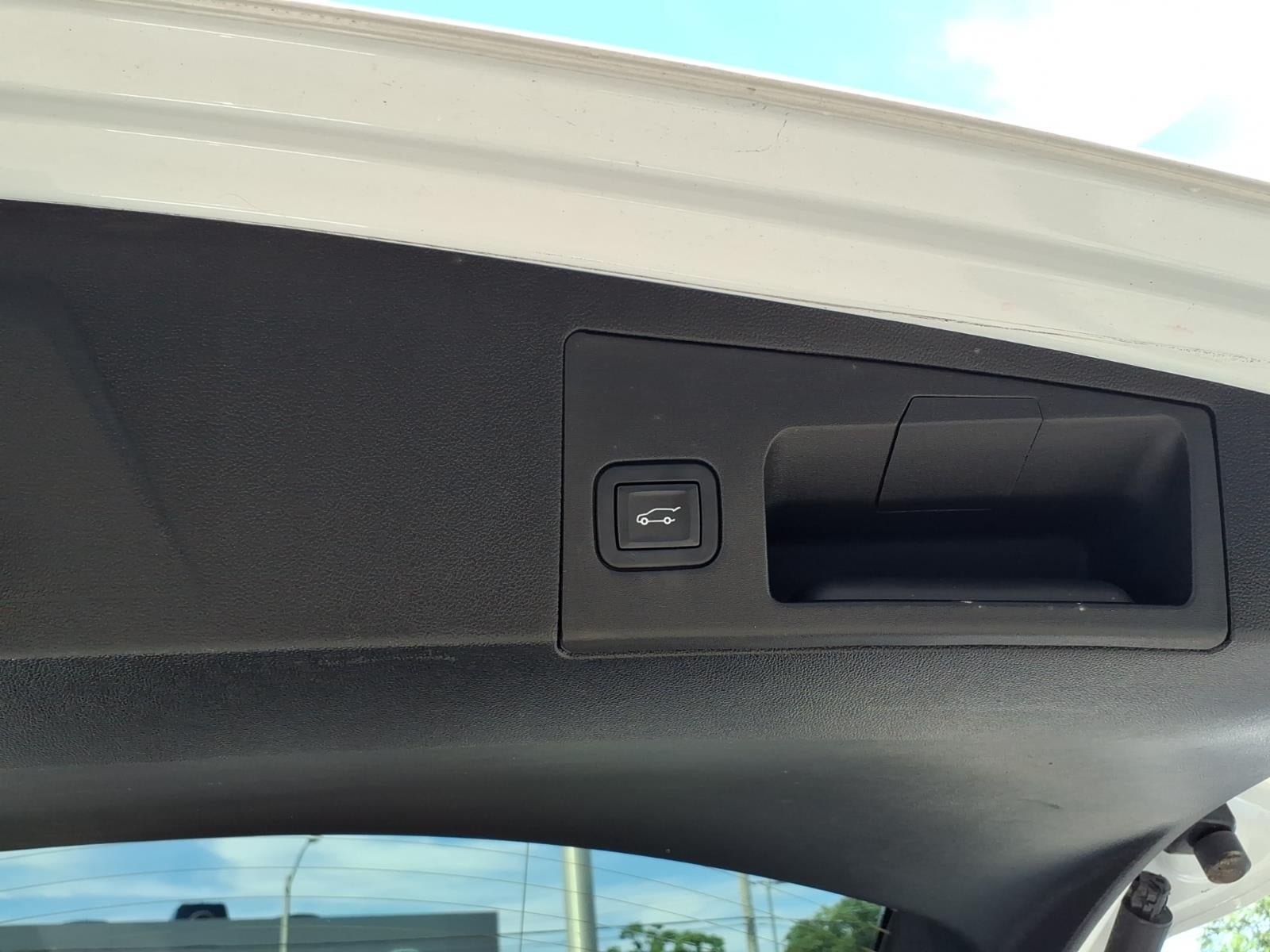 2023 Cadillac XT5 FWD Premium Luxury