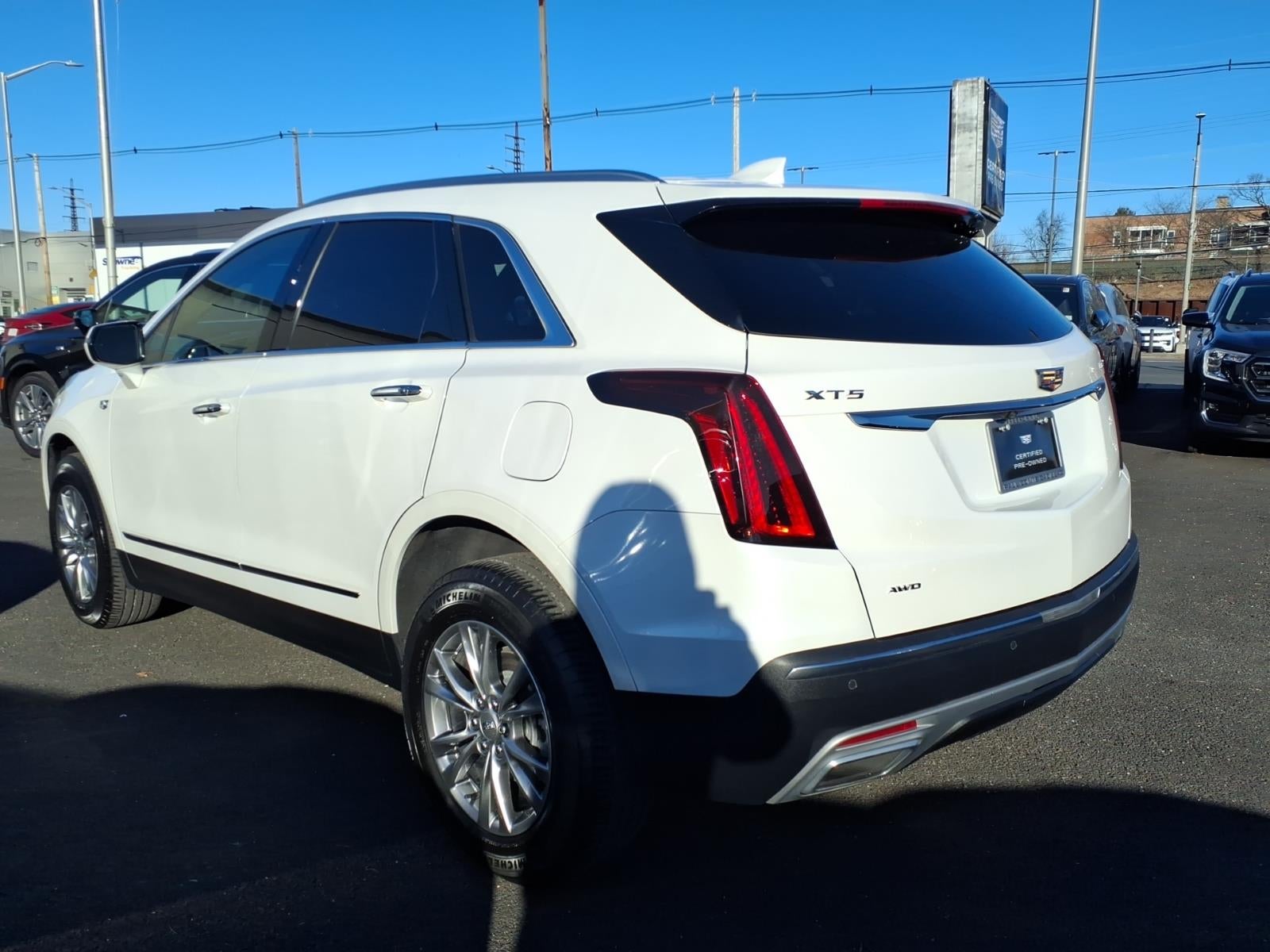 2022 Cadillac XT5 Premium Luxury