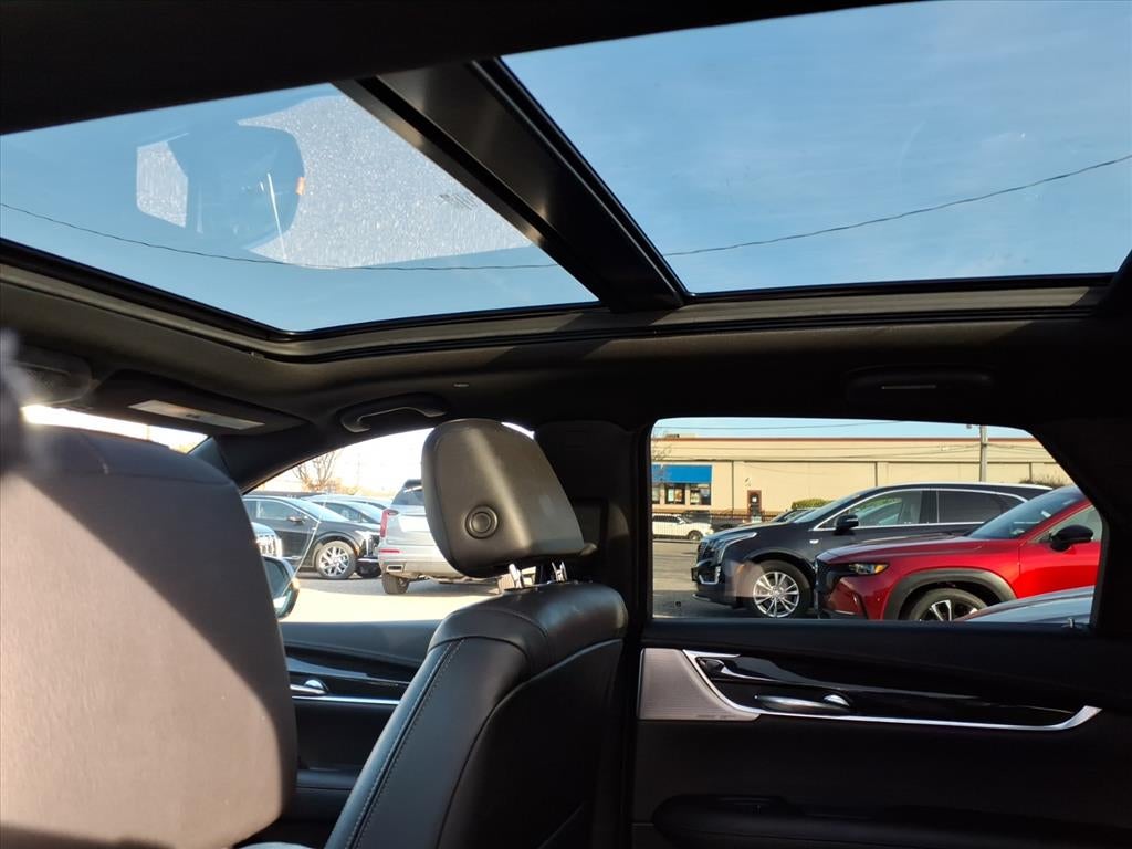 2022 Cadillac XT5 Premium Luxury