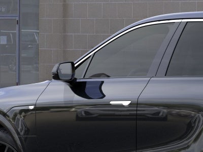 2025 Cadillac LYRIQ Luxury 1