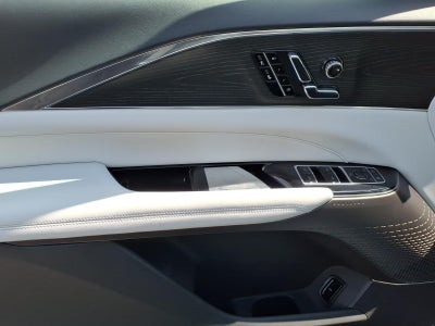 2024 Cadillac LYRIQ Luxury 1