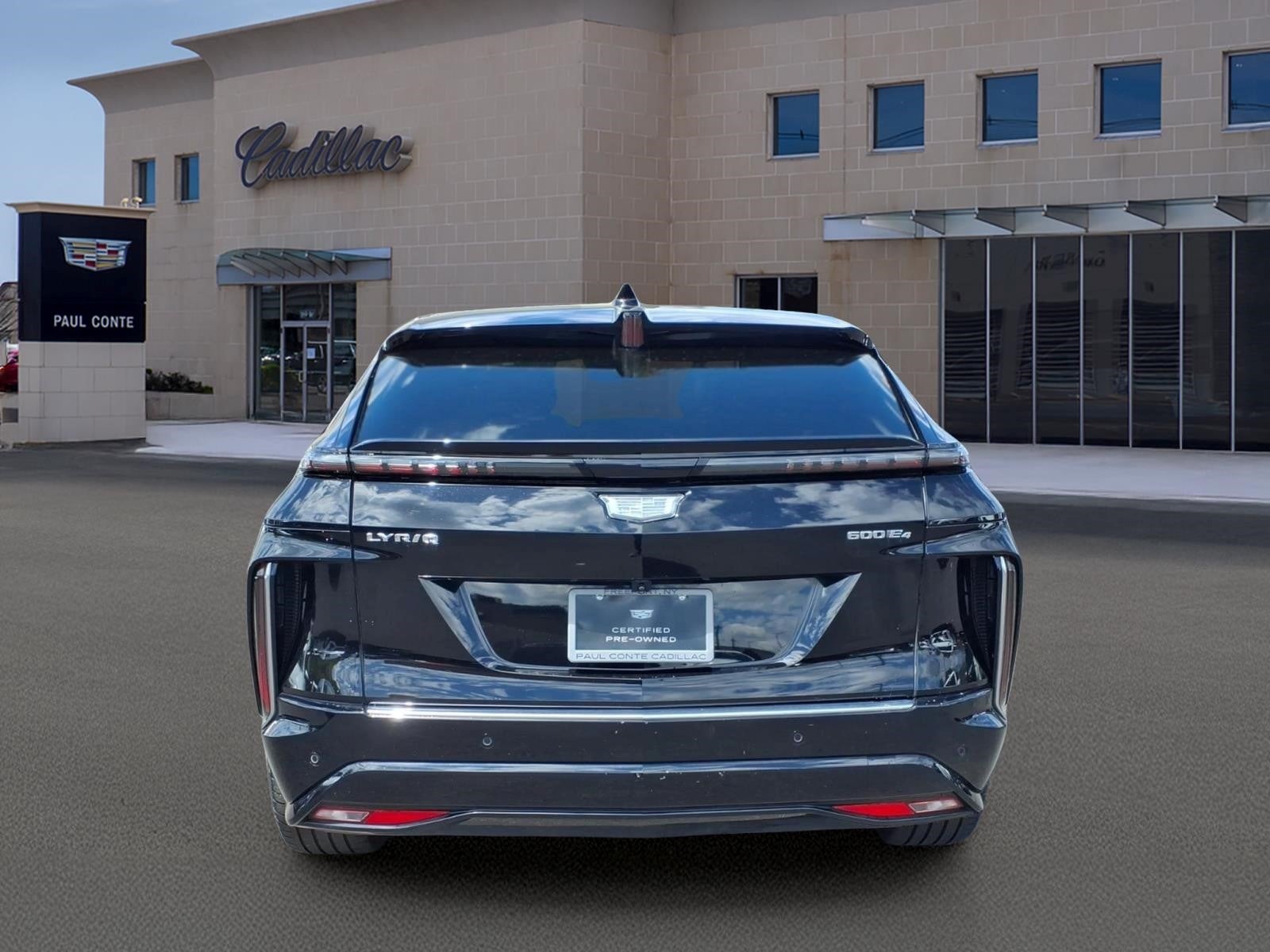 2024 Cadillac LYRIQ Luxury 1