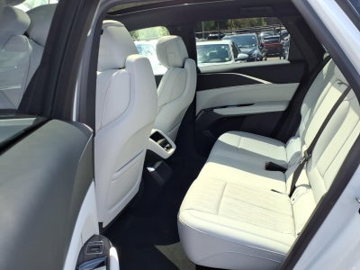 2024 Cadillac LYRIQ Luxury 1