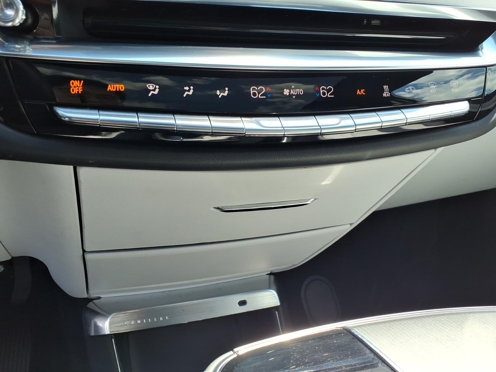 2024 Cadillac LYRIQ Luxury 1
