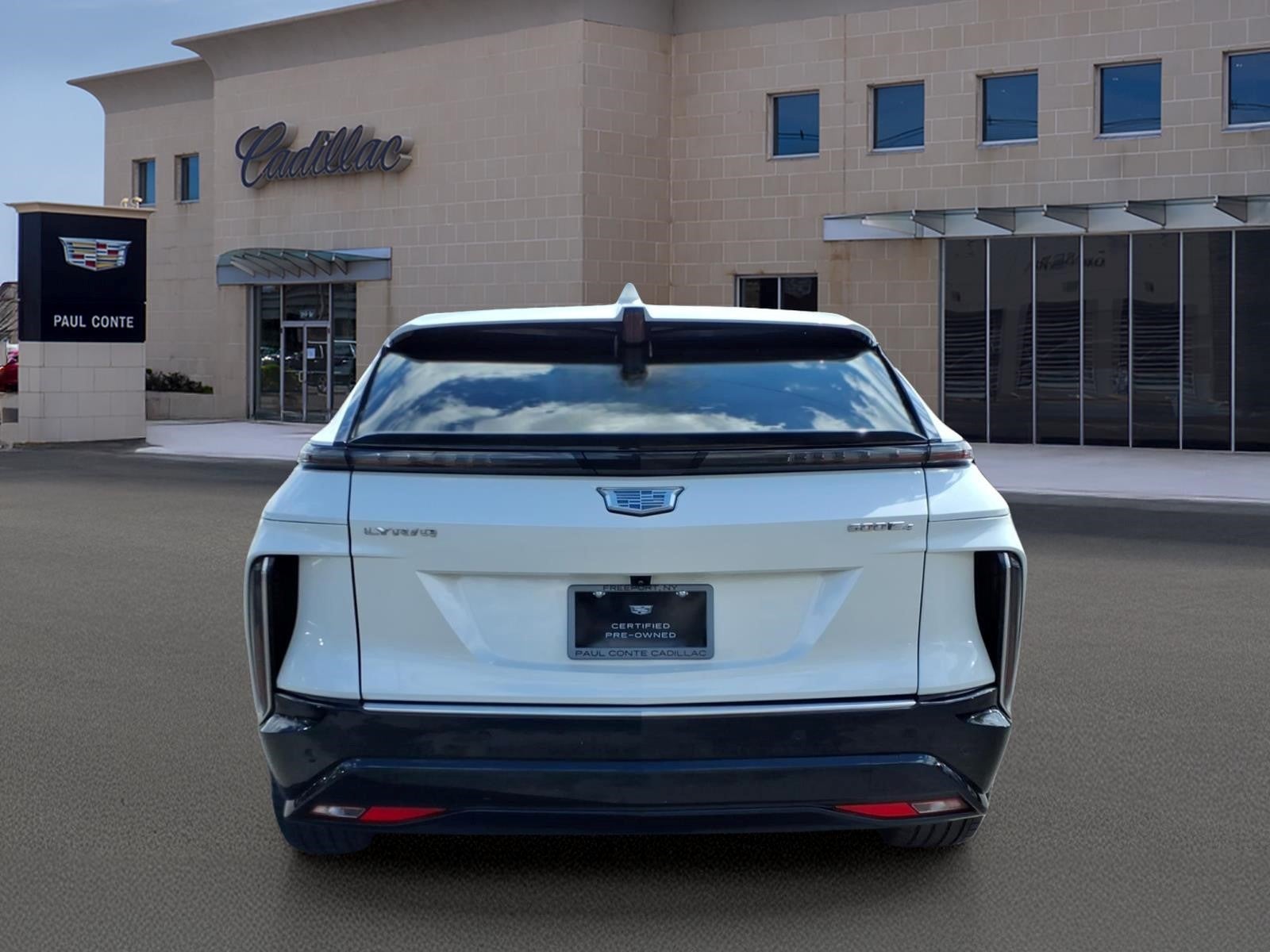 2024 Cadillac LYRIQ Luxury 1