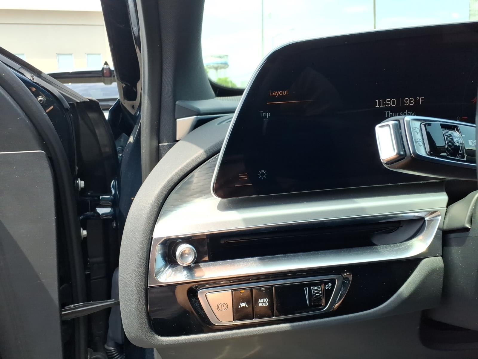 2024 Cadillac LYRIQ Luxury 1