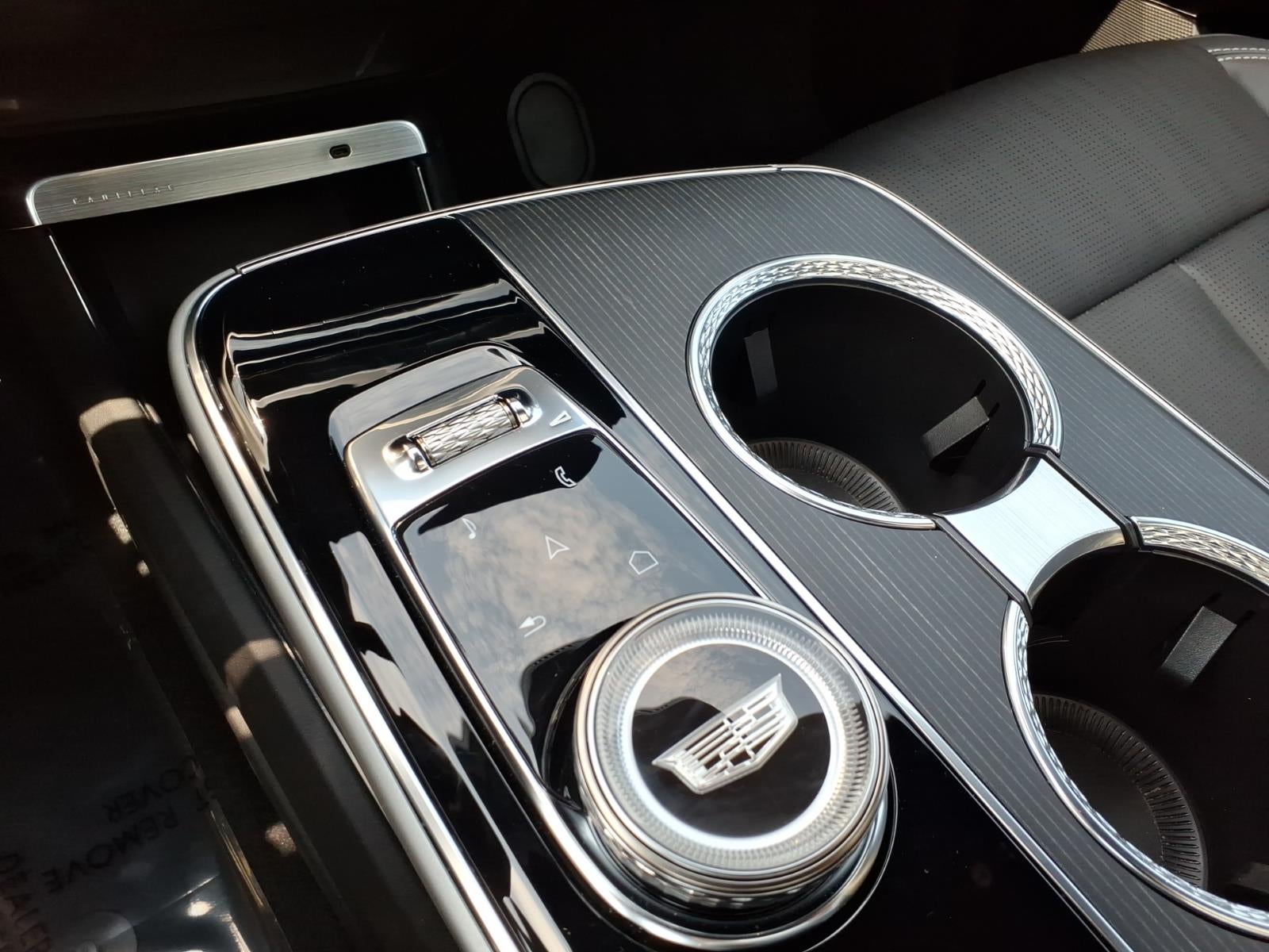 2024 Cadillac LYRIQ Luxury 1