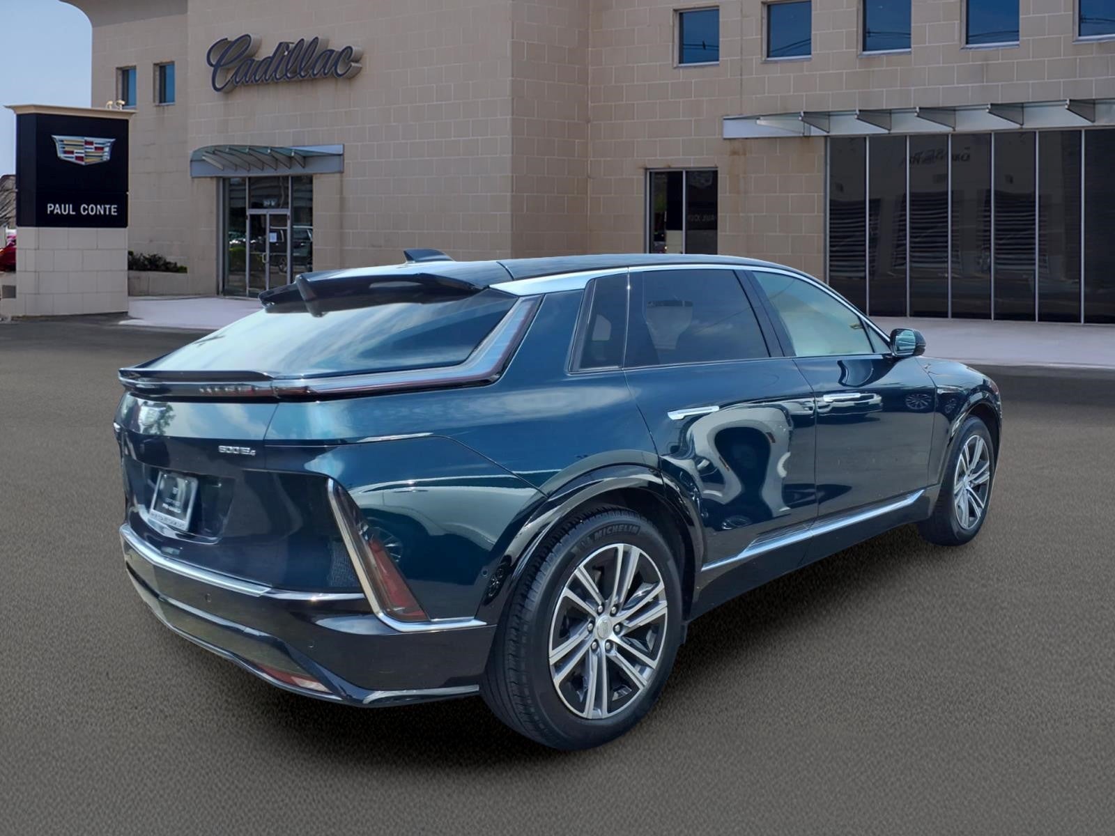 2024 Cadillac LYRIQ Luxury 1