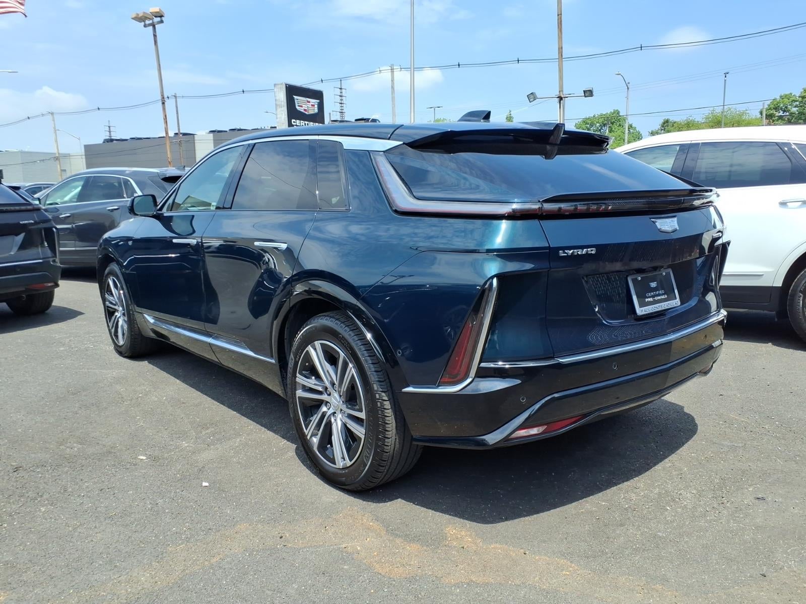 2024 Cadillac LYRIQ Luxury 1