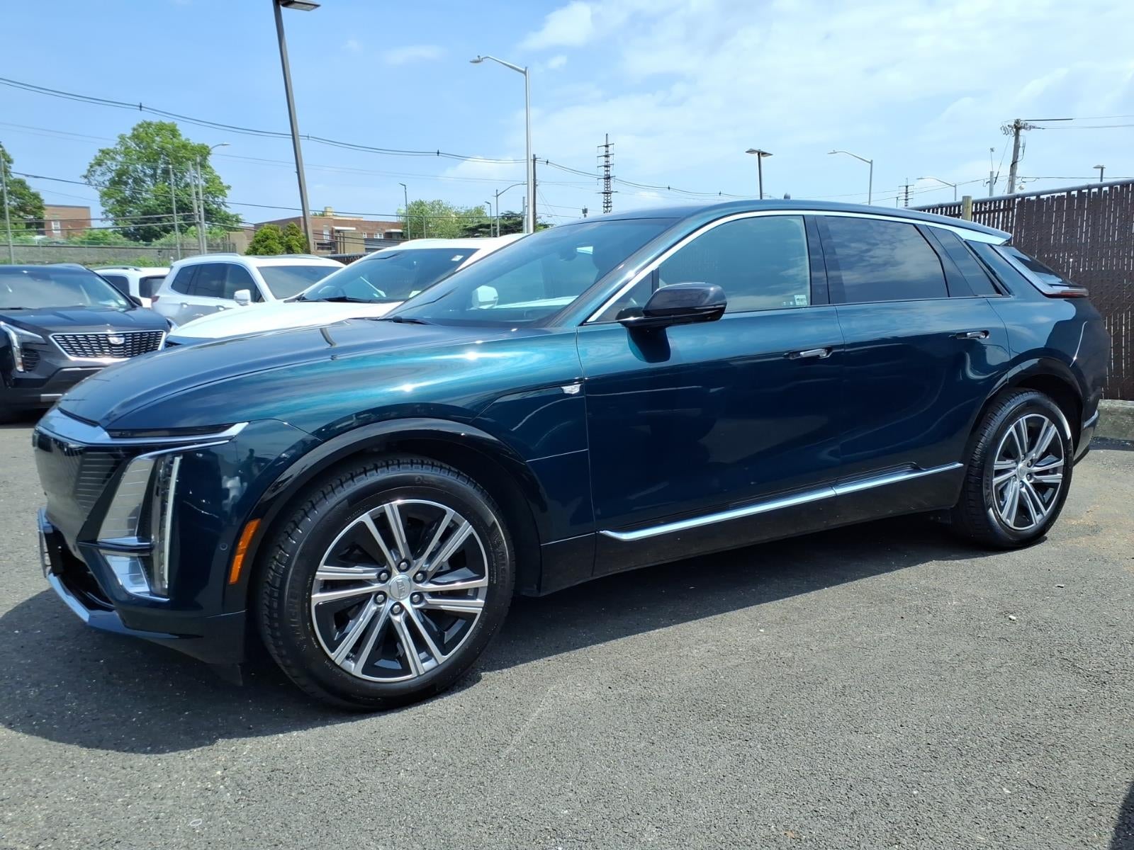 2024 Cadillac LYRIQ Luxury 1