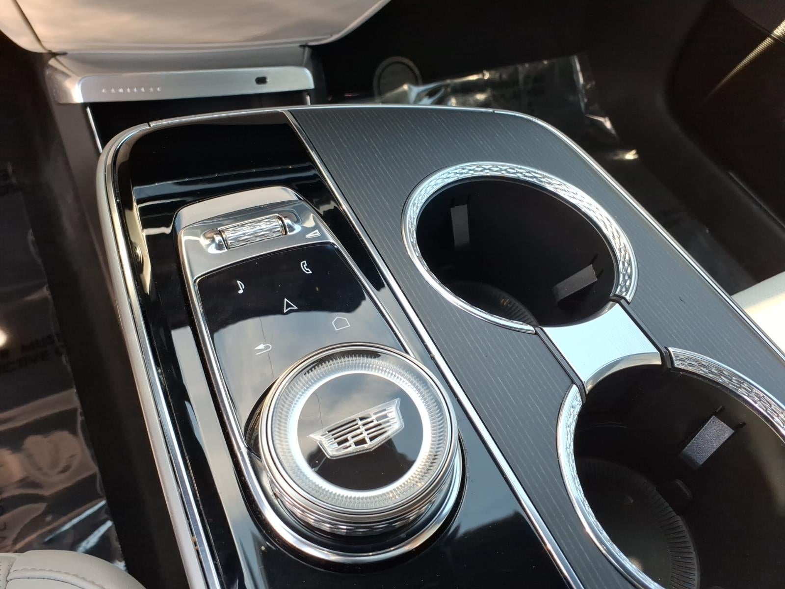 2024 Cadillac LYRIQ Luxury 2