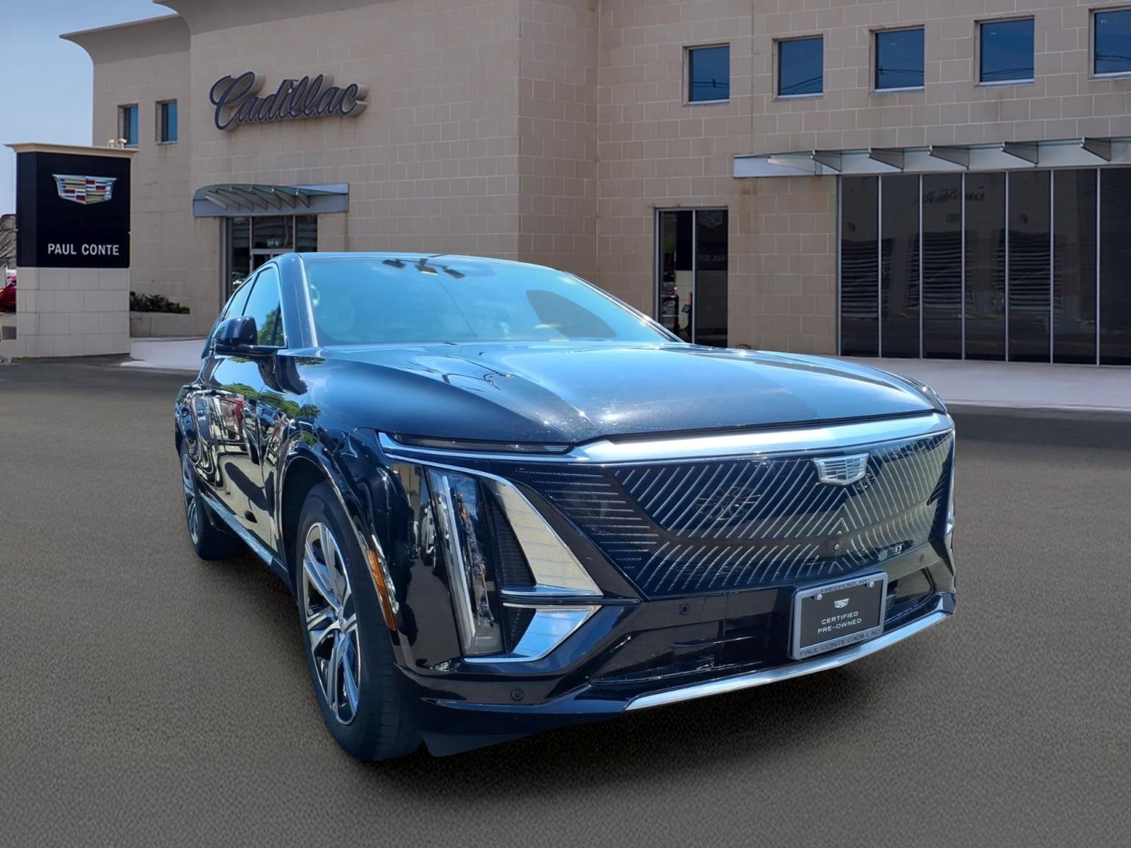2024 Cadillac LYRIQ Luxury 2