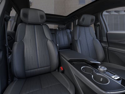 2025 Cadillac LYRIQ Luxury 2