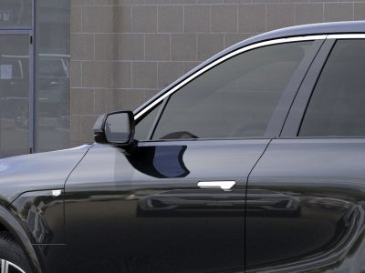 2025 Cadillac LYRIQ Luxury 2