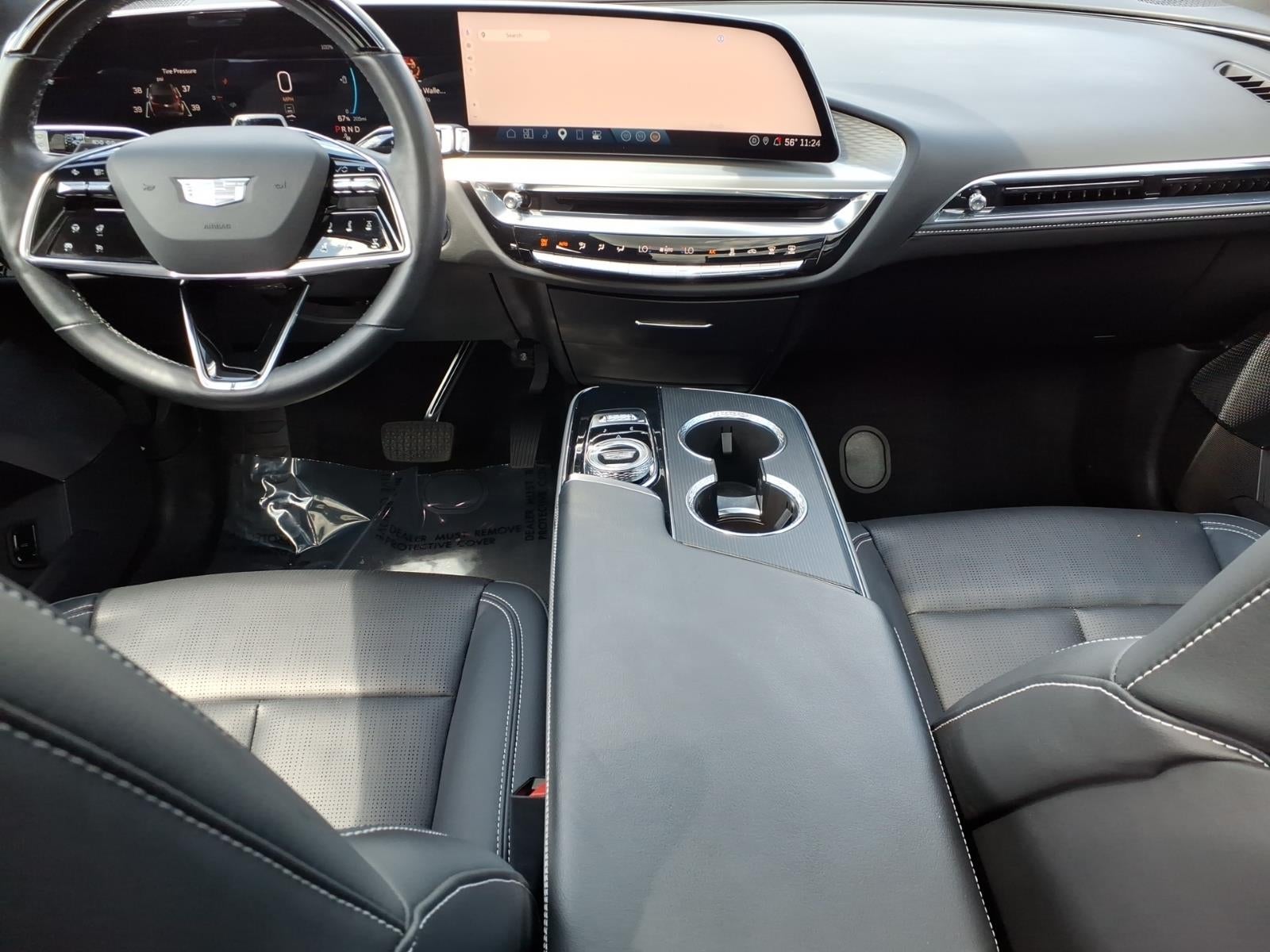 2024 Cadillac LYRIQ Luxury 2