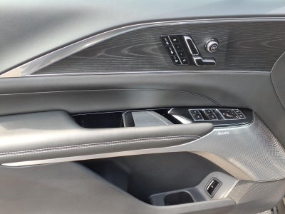 2024 Cadillac LYRIQ Luxury 2