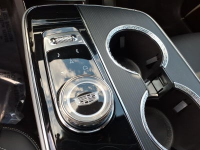 2024 Cadillac LYRIQ Luxury 2