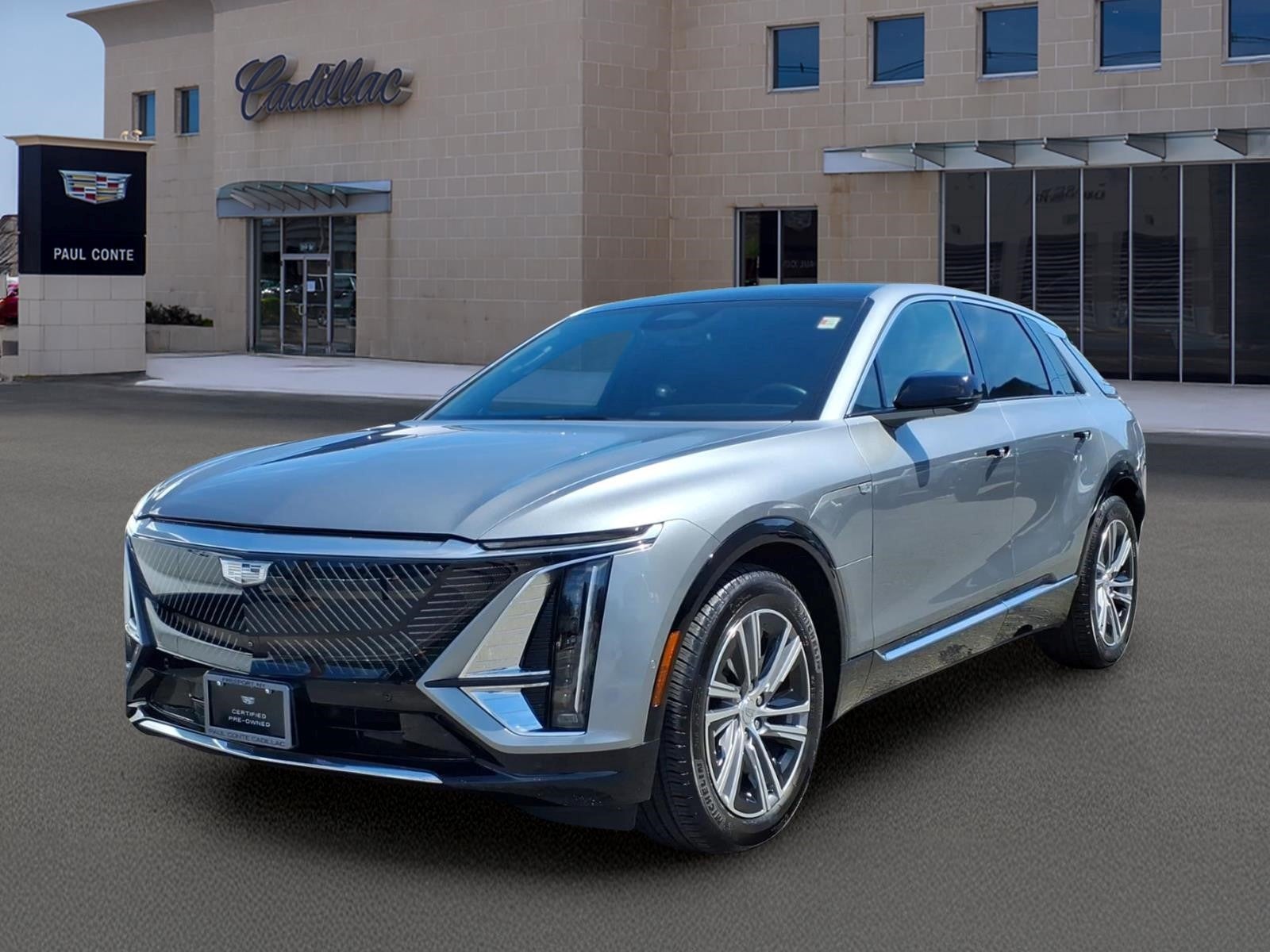 2024 Cadillac LYRIQ Luxury 2