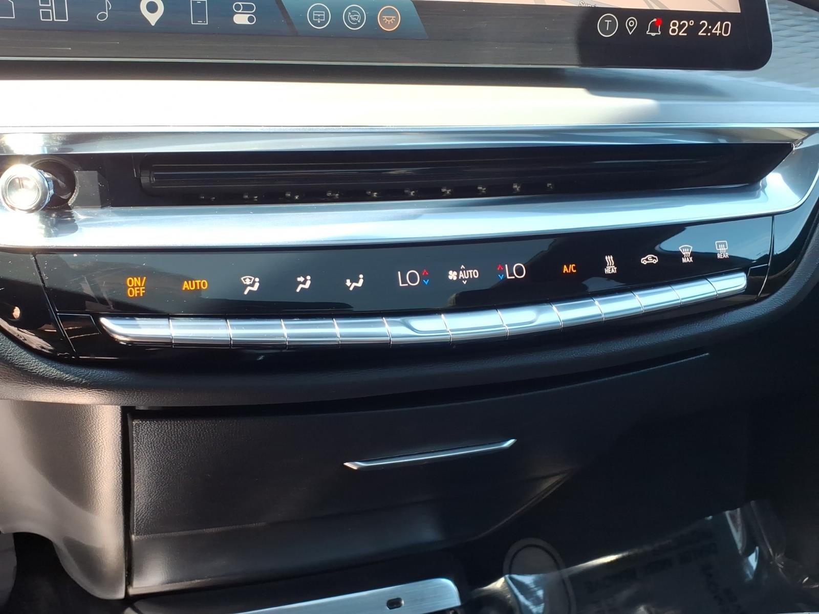 2024 Cadillac LYRIQ Luxury 2
