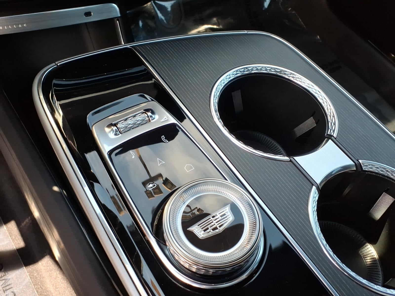 2024 Cadillac LYRIQ Luxury 2