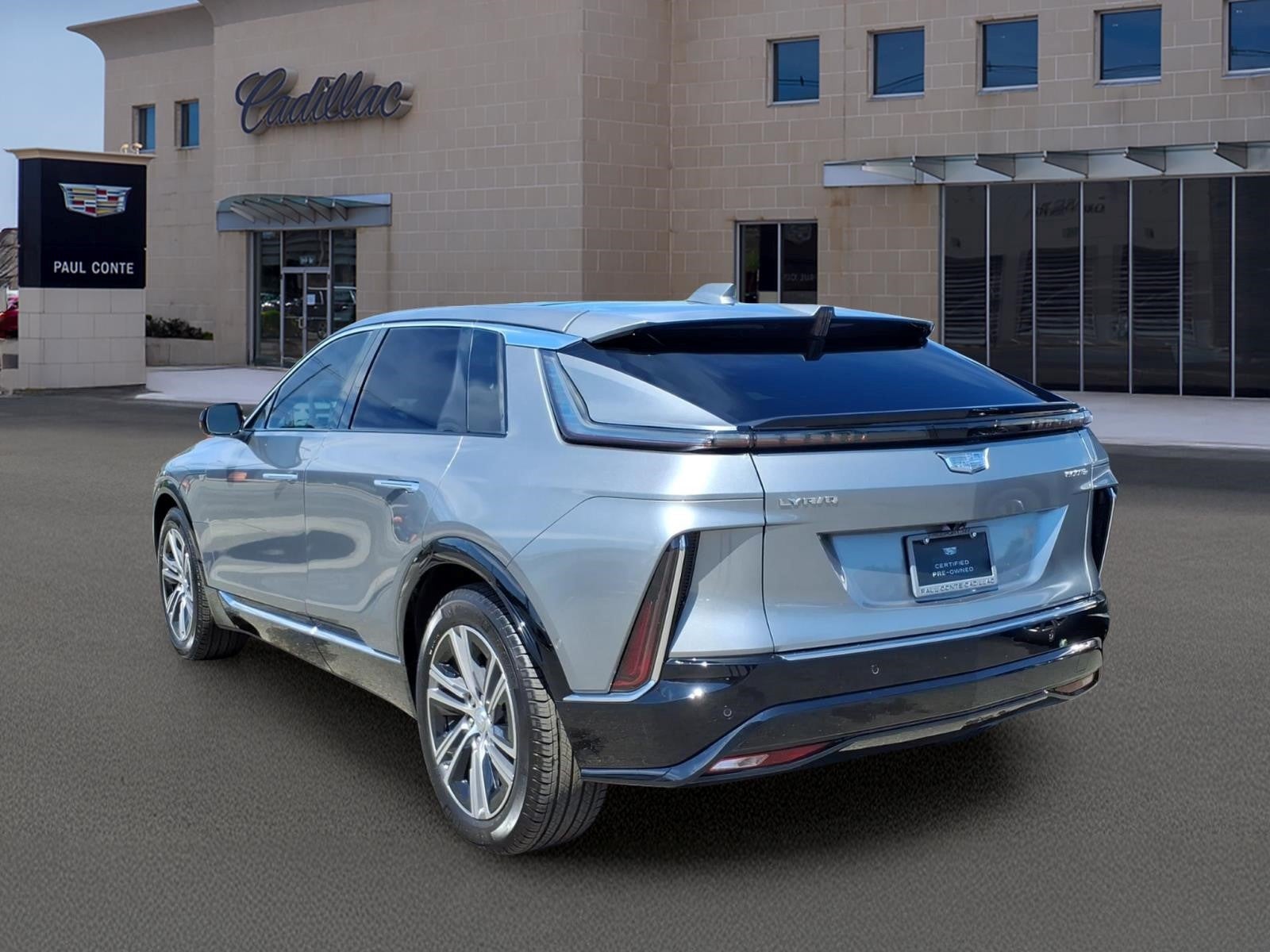 2024 Cadillac LYRIQ Luxury 2