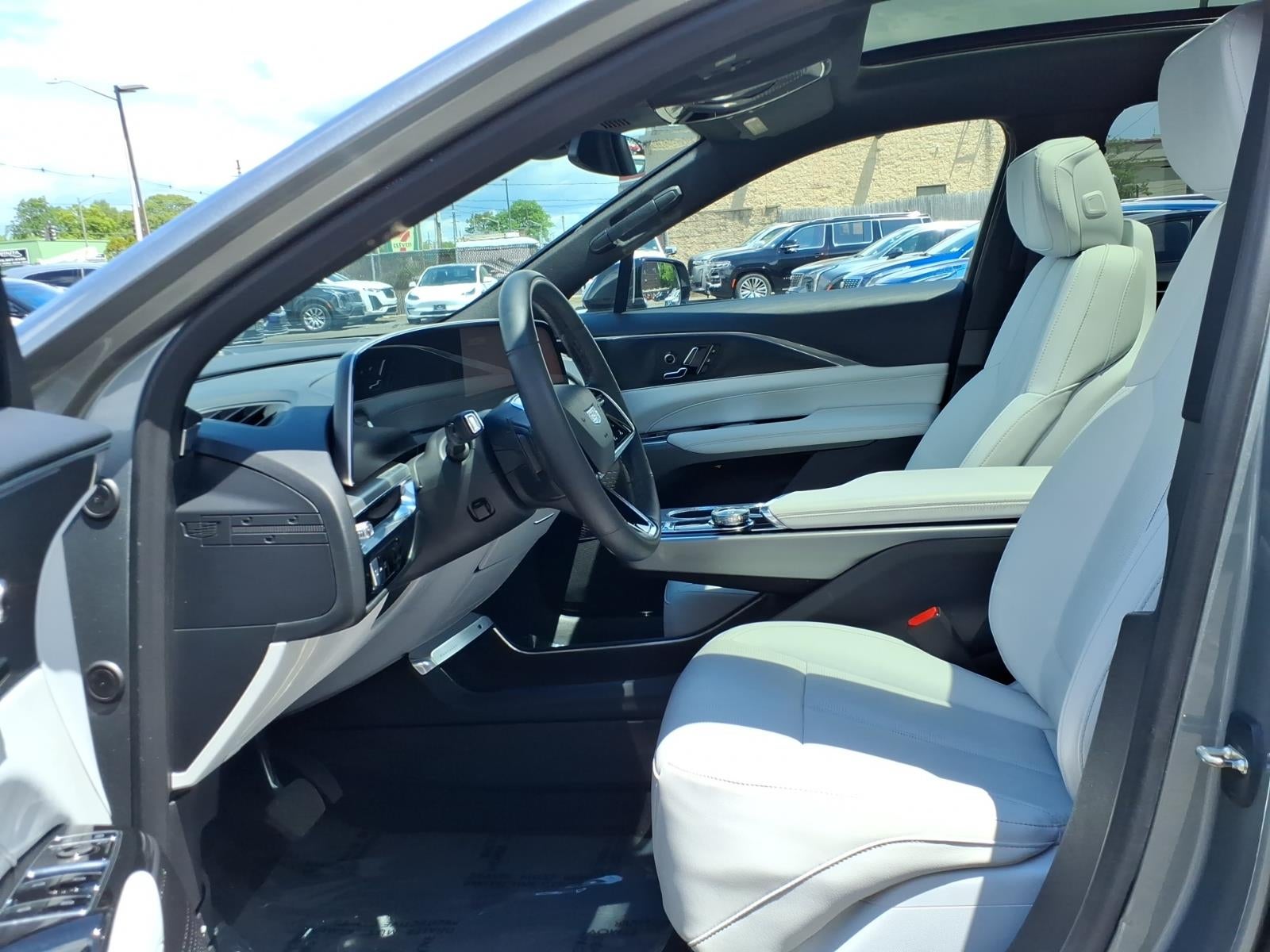 2024 Cadillac LYRIQ Sport 1
