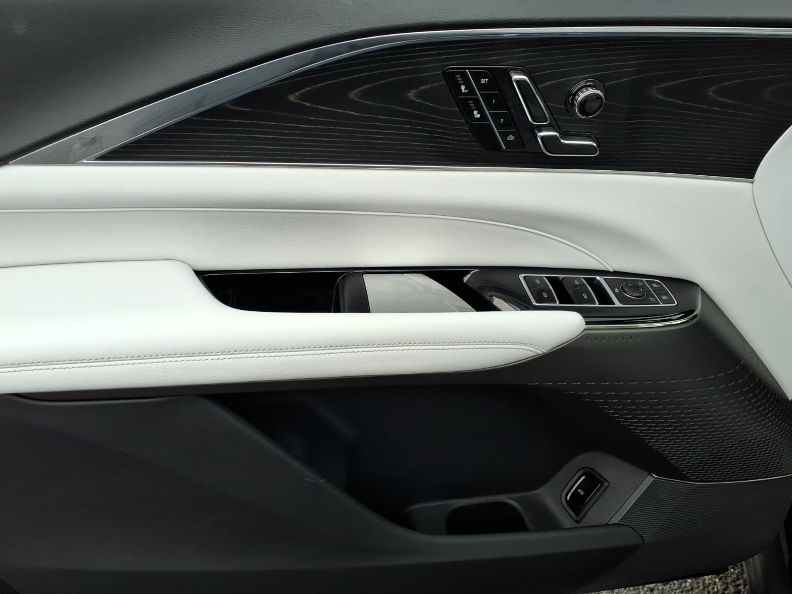 2024 Cadillac LYRIQ Sport 1