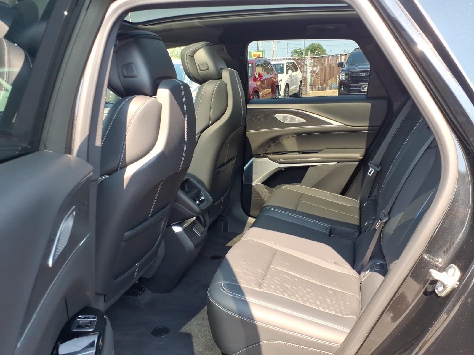 2024 Cadillac LYRIQ Sport 2