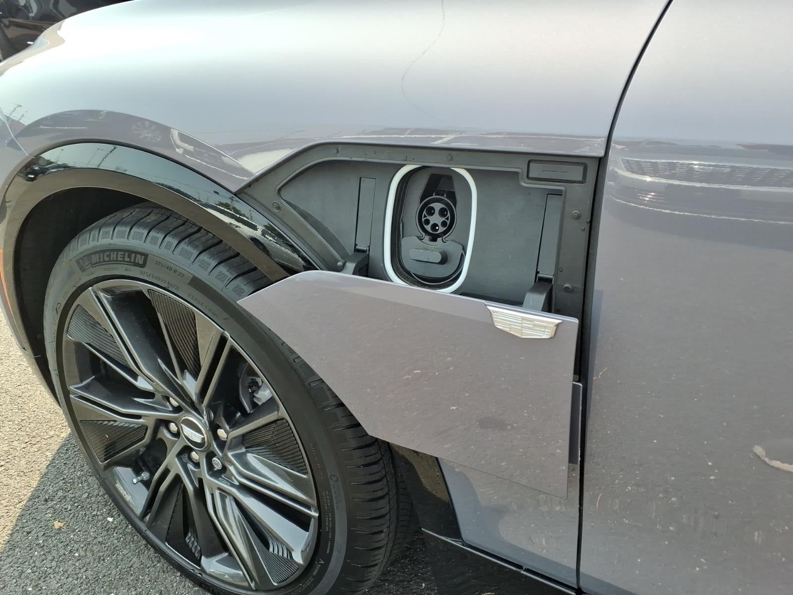 2024 Cadillac LYRIQ Sport 3