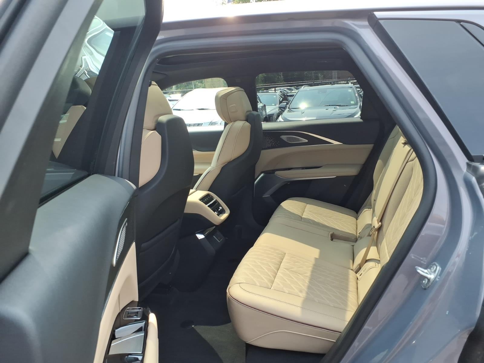2024 Cadillac LYRIQ Sport 3