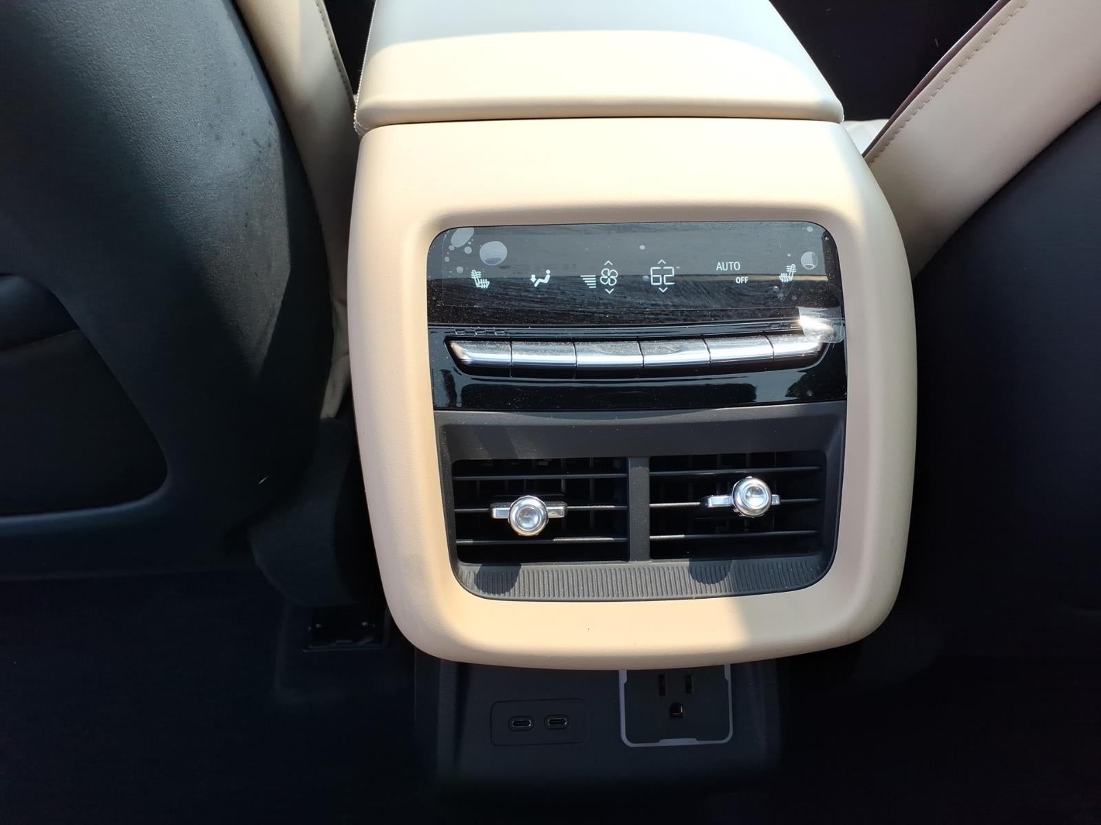2024 Cadillac LYRIQ Sport 3