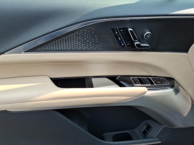 2024 Cadillac LYRIQ Sport 3