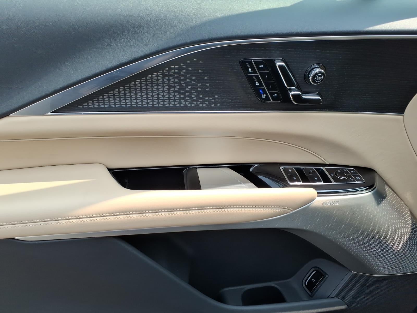 2024 Cadillac LYRIQ Sport 3