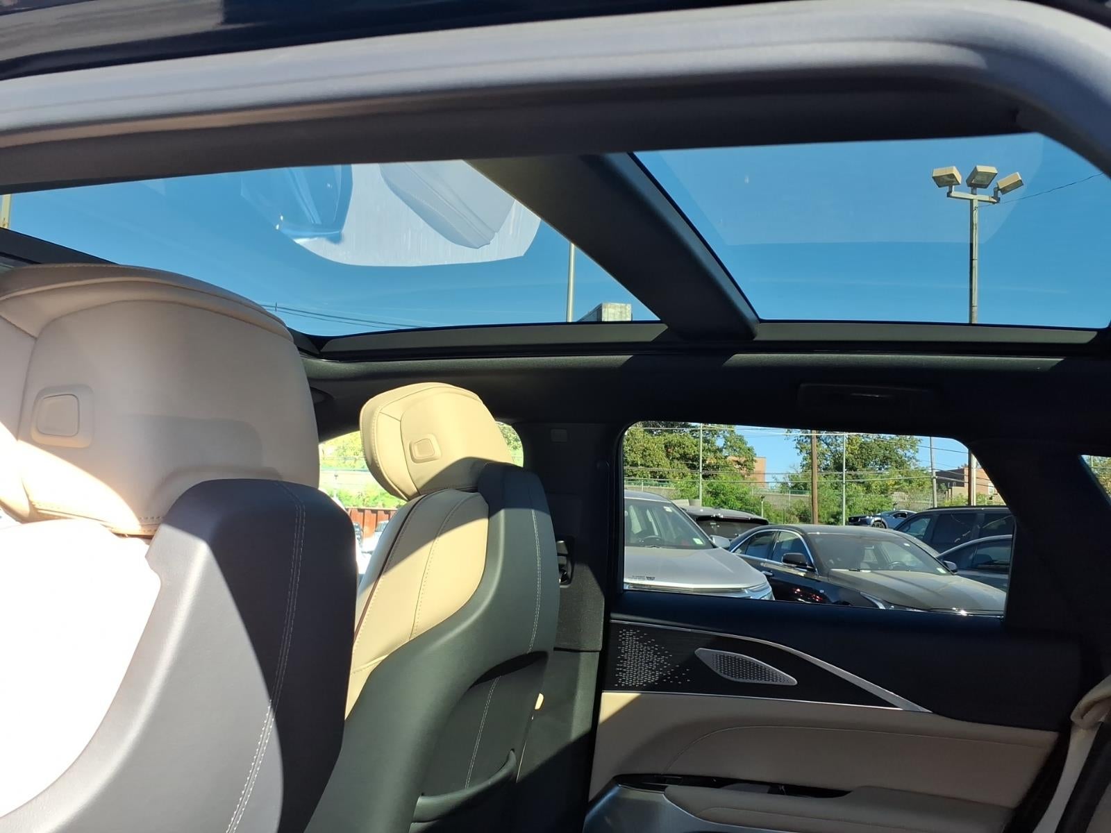 2024 Cadillac LYRIQ Sport 3